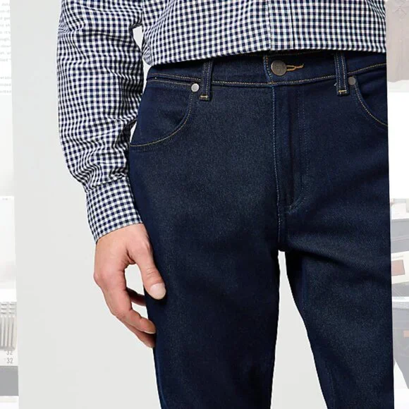 BRAND NEW Wrangler Dark Wash Low Stretch Straight Jean in W32 L32